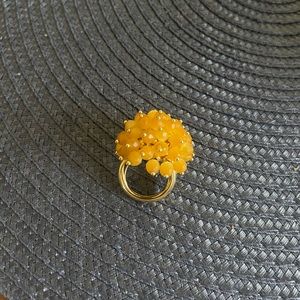 Large Yellow Cluster Ring